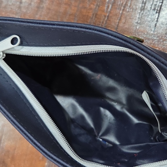 Christian Dior Parfums Navy and White Pouch with Gold Detail - Picture 10 of 10